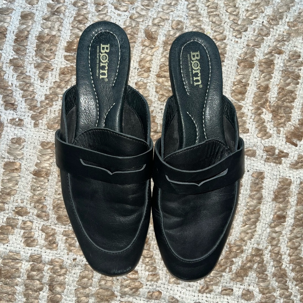 Born Black Leather Slip-On Flats Leather Sz 8
